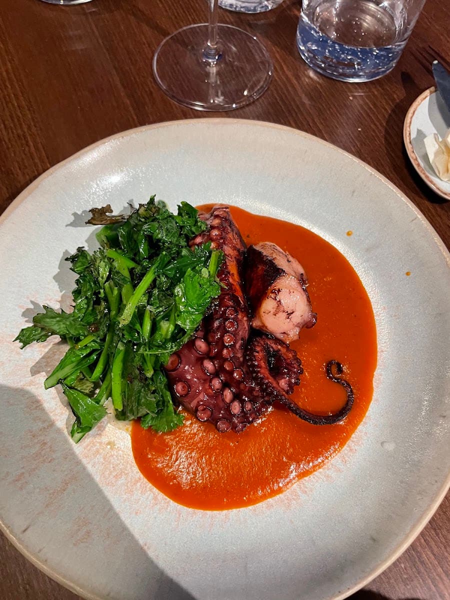 Kadeh Meze Wine Bar 2